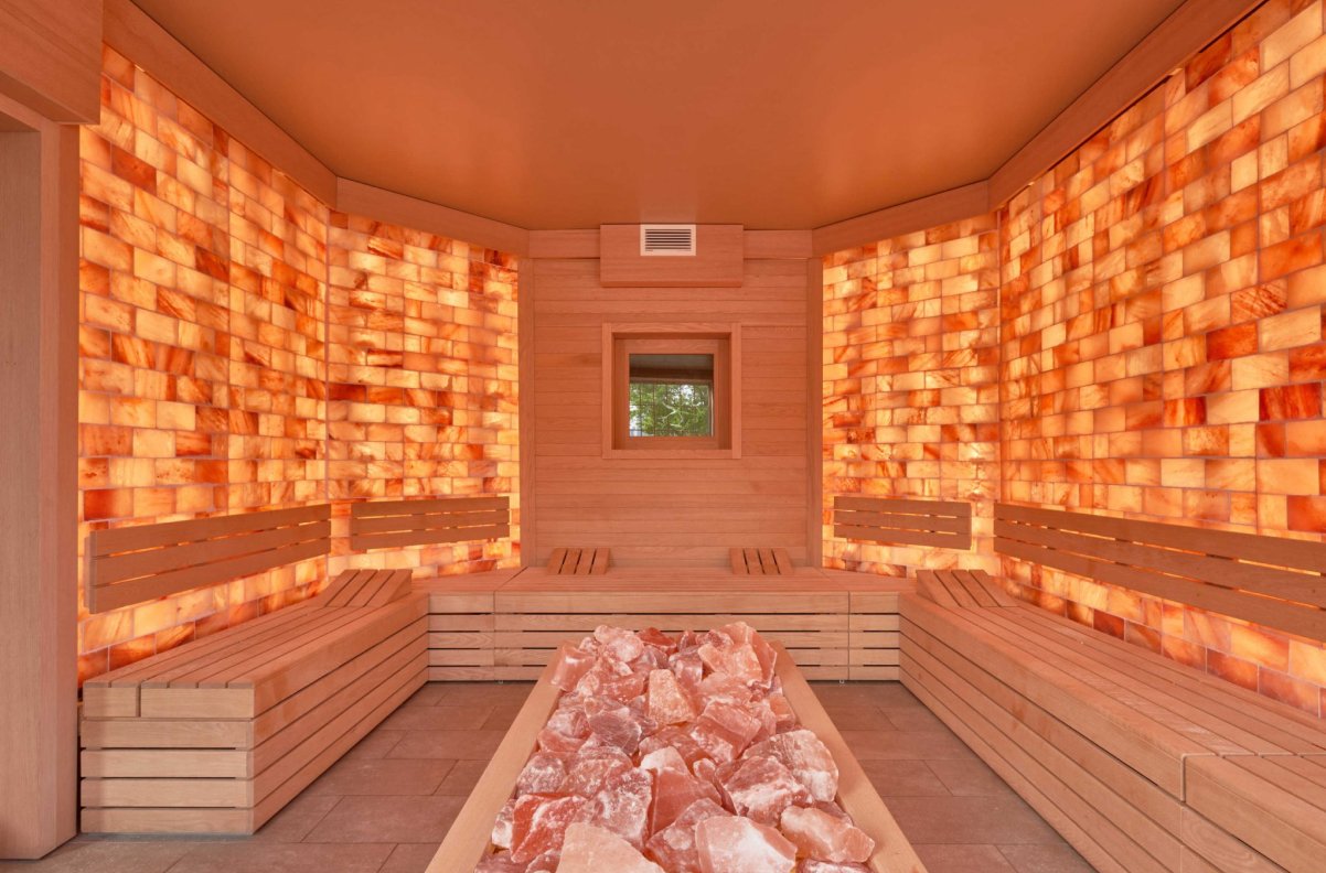 QC NY salt sauna with Himalayan salt walls